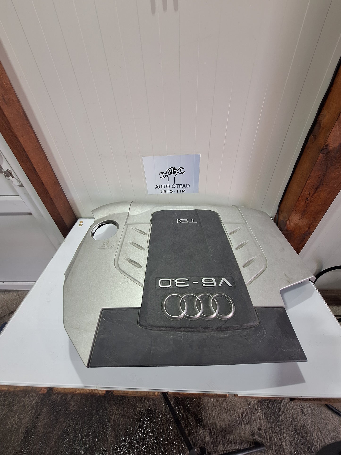 Poklopac motora audi q7 3.0tdi 3.0 tdi BUG