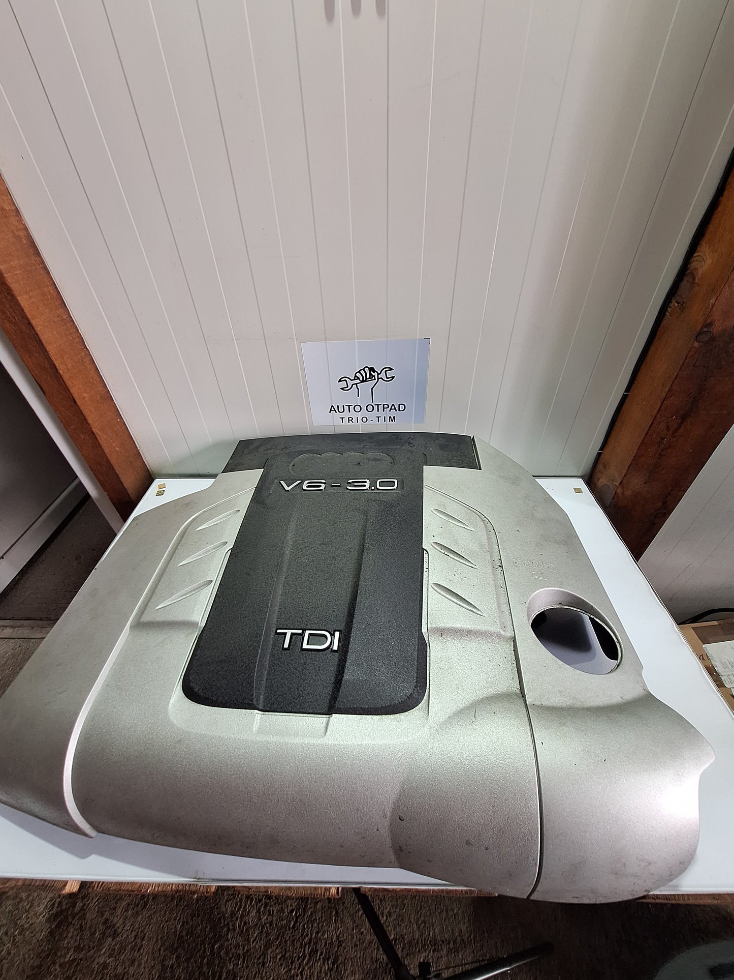Poklopac motora audi q7 4l 3.0tdi 3.0 tdi bug
