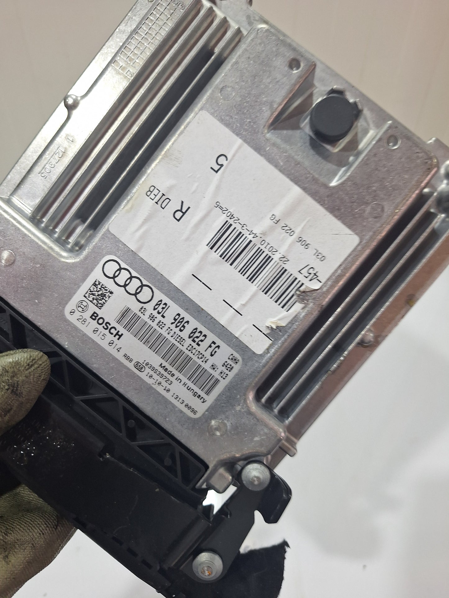 kompjuter motora ECU engine audi a6 4f c6 2.0tdi 03l906022FG