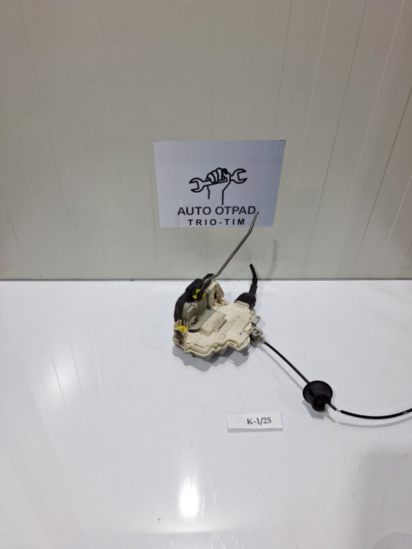 Prednja lijeva brava vrata audi a4 b7 8e1837015AA