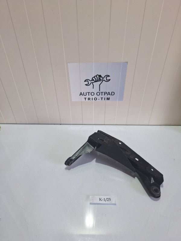 Lijevi nosac interkulera audi a4 b7 2.0tdi 8e0145813G