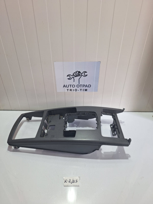 Srednja konzola audi a6 4f c6 4f1864261
