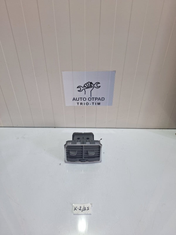 Zadnja ventilacija puhaljka audi a6 4f c6 4f0819203B