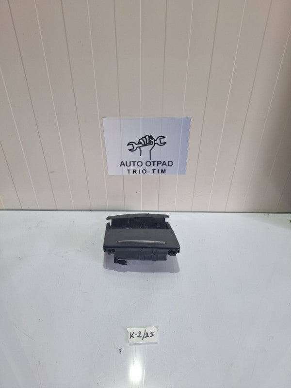 Pepeljara audi a6 4f c6 4f1857951C