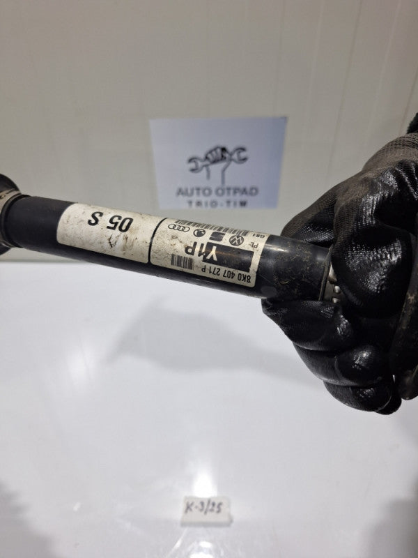 Desna poluosovina audi a4 b8 1.8tfsi 8k0407271P