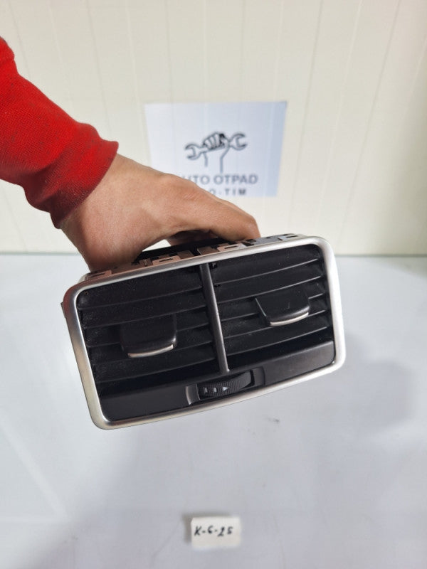 Zadnja ventilacija audi a6 4f c6 4f0819203G