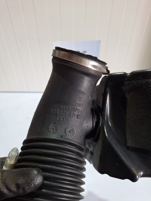 Crijevo zraka audi a6 4f c6 2.4 v6 06e129629E