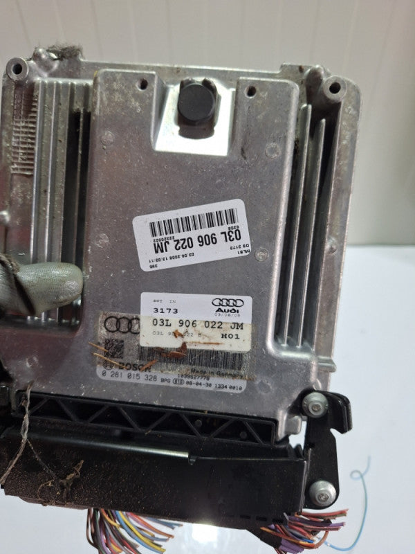 Kompjuter motora audi a4 b8 2.0tdi 2.0 tdi 03l906022JM 0281015328 Audi A4 8K B8 engine control unit engine 03L906022JM 2.0 CAGA
