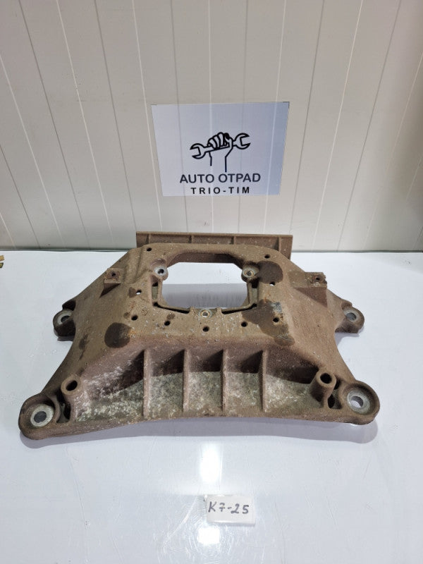 Nosac mjenjaca audi a4 b8 2.0tdi 2.0 tdi 8k0399263T 2008-2012 AUDI S5 Manual Transmission Mount