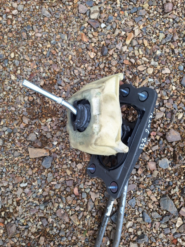 Saltebla rucica mjenjaca audi a4 b8 2.0tdi 2.0 tdi 8k0711271D 8K0711271D - 0610884D SHIFTER LEVER