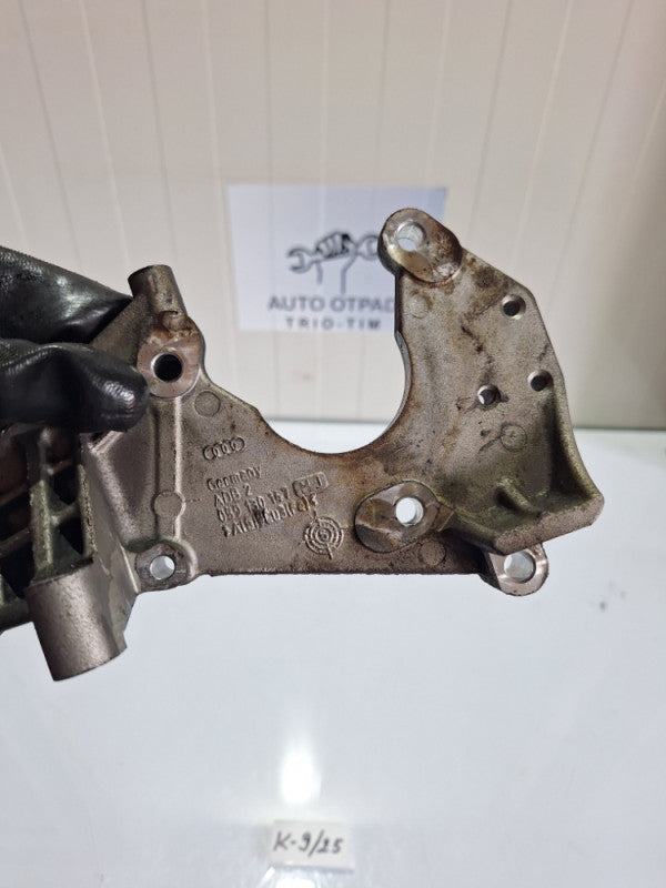 Nosac pumpe visokog pritiska audi q7 4l 059130147H Audi A6 S6 C6 4F 2005 Fuel pump bracket