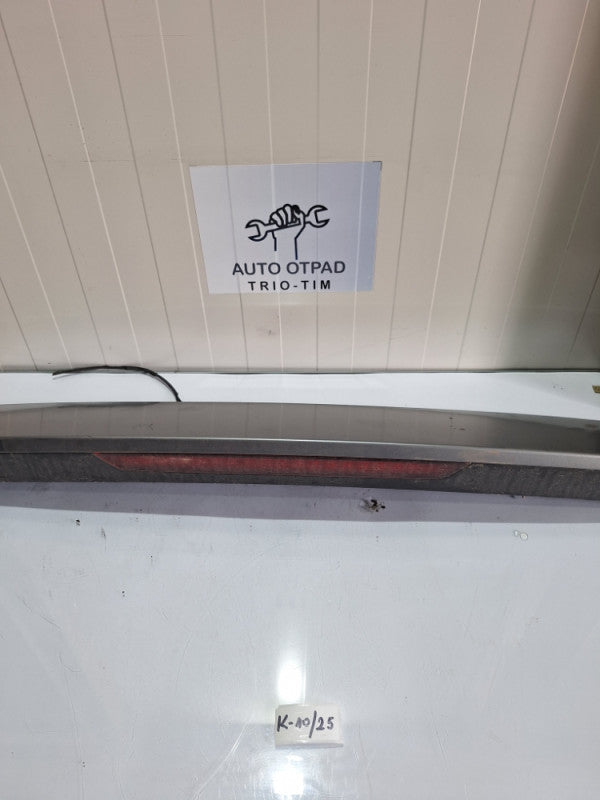 Trece stop svjetlo audi q7 4l
