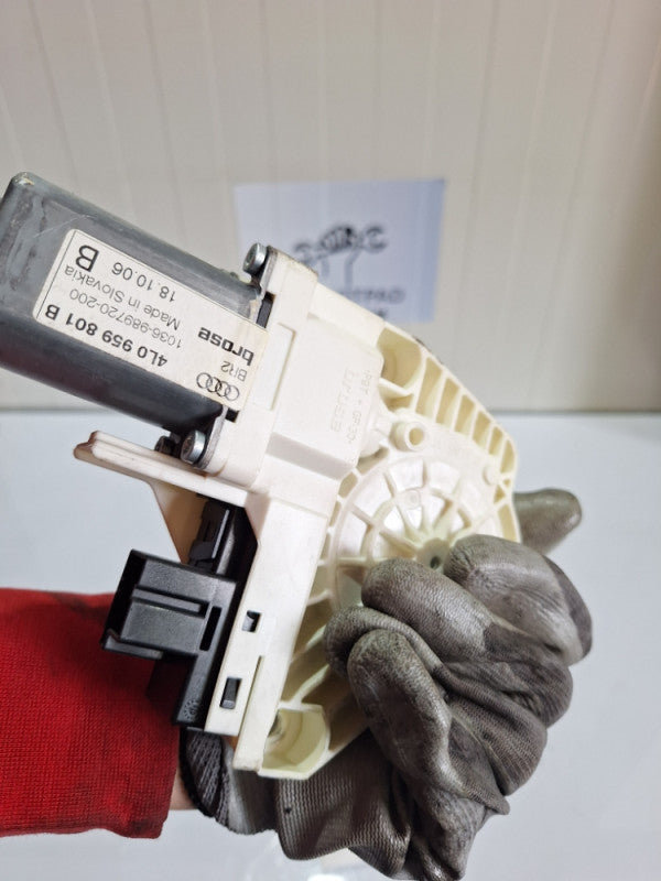 Zadnji lijevi podizac stakla audi q7 4l 4l0959801b