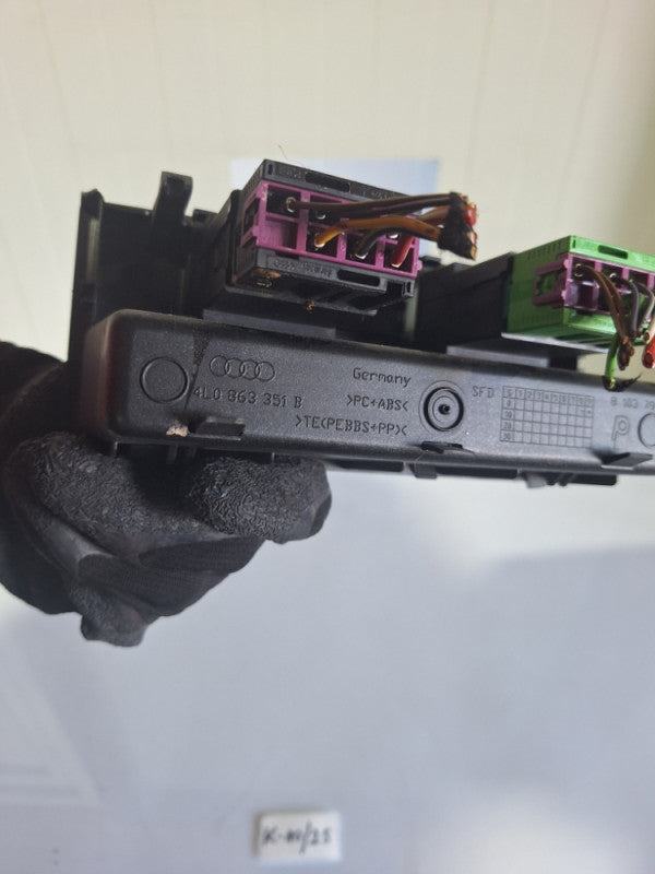 Konzola audi q7 4l 4l0863351B