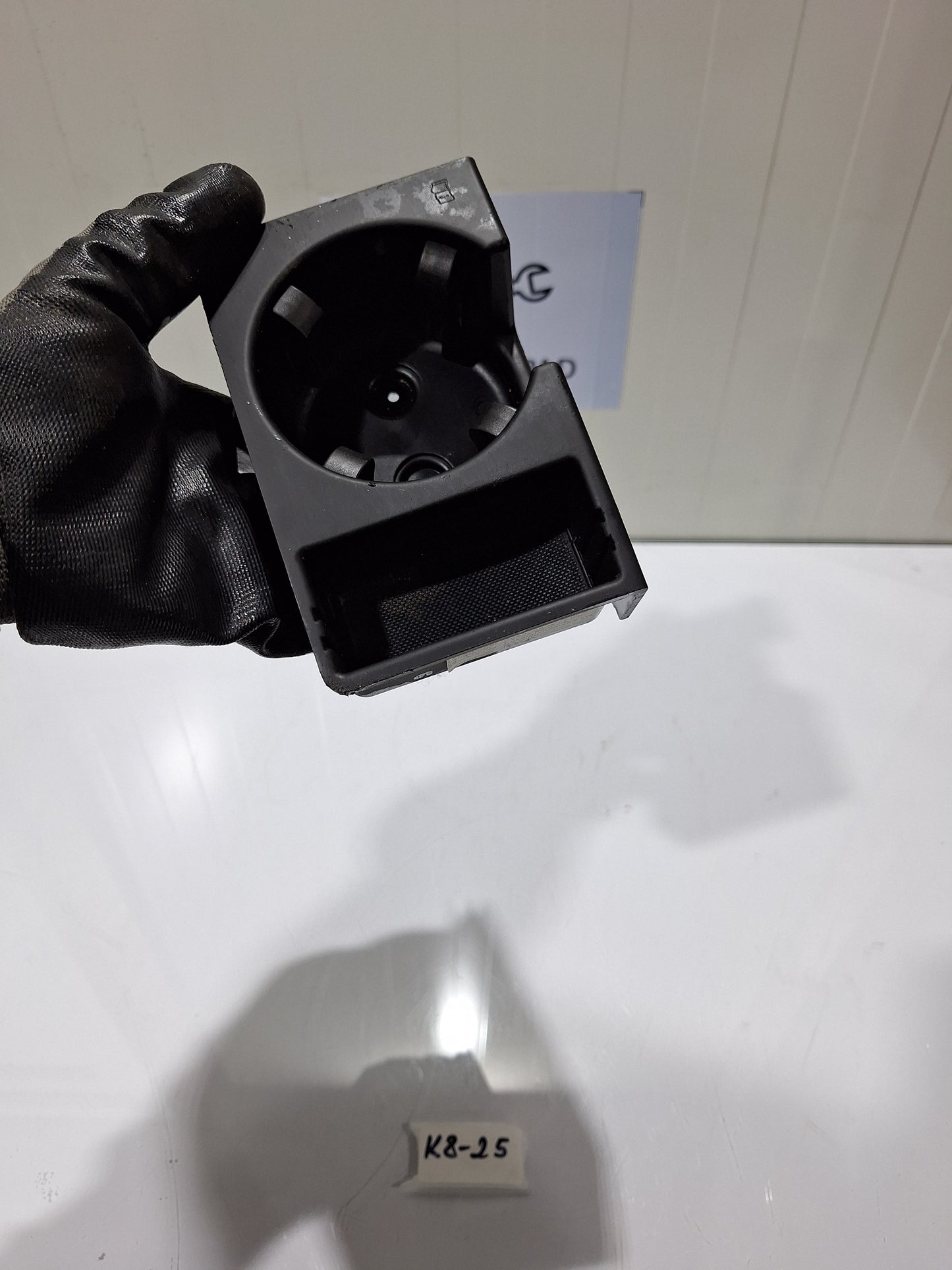 Nosac drzac za case audi a6 4f c6