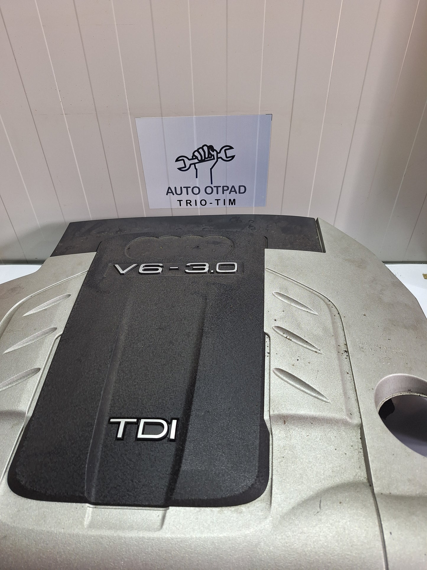 Poklopac motora audi q7 4l 3.0tdi 3.0 tdi bug