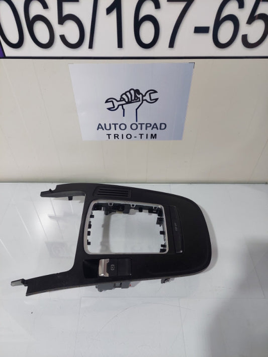 Centralna konzola audi a4 b8 8k0864261