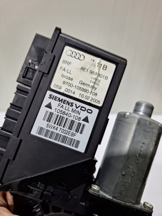Prednji lijevi motoric podizaca audi a4 b7 8e1959801B