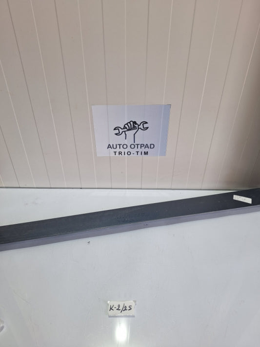 Prednja desna donja lajsna vrata audi a6 4f c6 lz7r