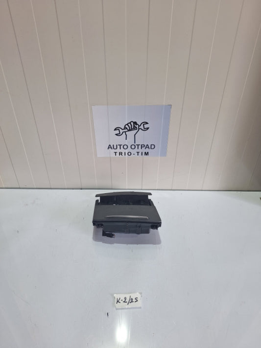 Pepeljara audi a6 4f c6 4f1857951C