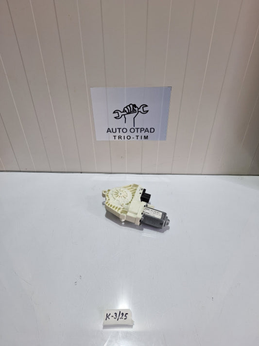 Prednji desni motoric podizaca audi a4 b8 8k0959802