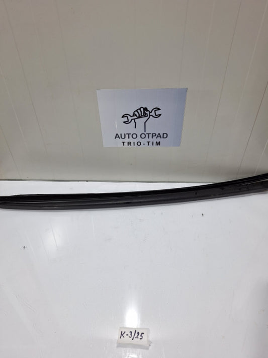 Lajsne prednje sajbe audi a4 b8