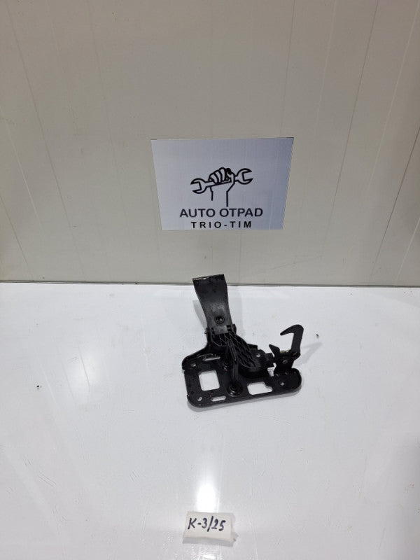 Brava prednje haube audi a4 b8