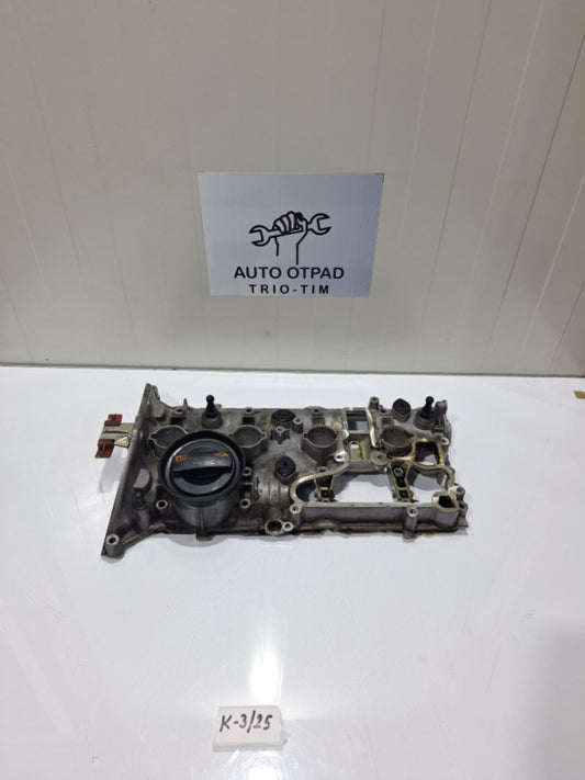 Poklopac motora dekla audi a4 b8 1.8tfsi 06h103475G valve covers