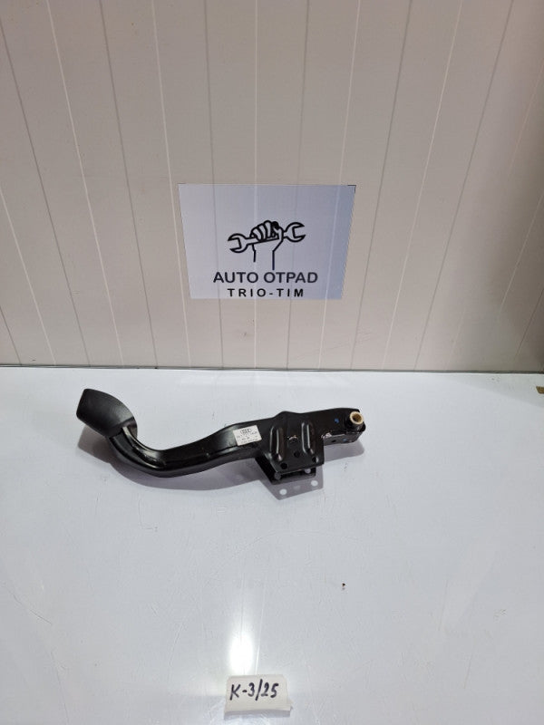 Papucica kocnice audi a4 b8 8k1721140b