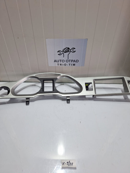Plastika oko kilometar sata audi a6 4f c6 velika navi