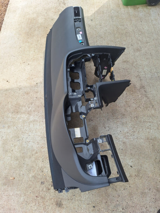 Instrument tabla audi a6 4f c6 2004-2010 crna