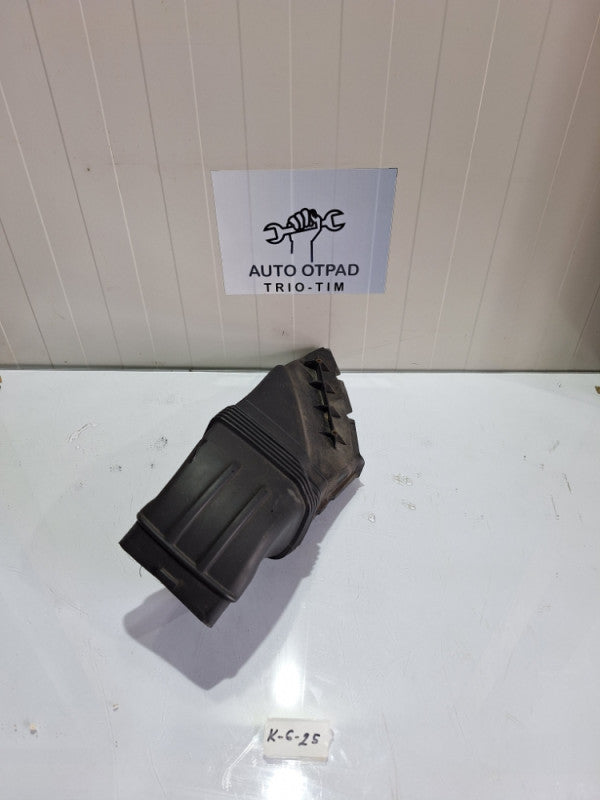Crijevo zraka audi a6 4f c6 2.4 v6 130kw 4f0129618J