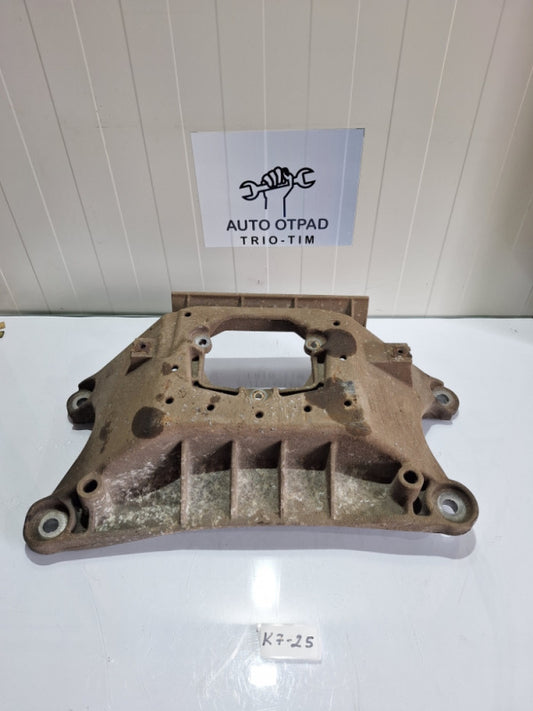 Nosac mjenjaca audi a4 b8 2.0tdi 2.0 tdi 8k0399263T 2008-2012 AUDI S5 Manual Transmission Mount