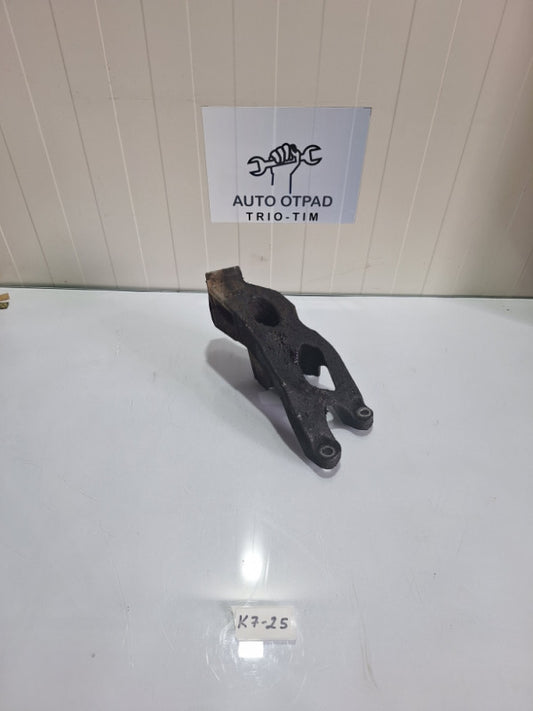Nosac motora audi a4 b8 2.0tdi 8k0199307AP Audi A4 S4 B8 8K 2008 Diesel 105kW Bracket Bearing Engine 8K0199307AP