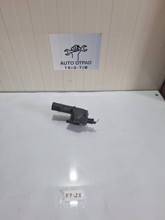 Racva vode audi a4 b8 2.0tdi 2.0 tdi 03l121132A