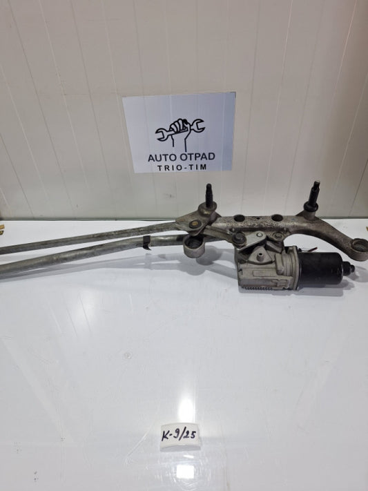 Prednji motoric motor brisaca audi q7 2008