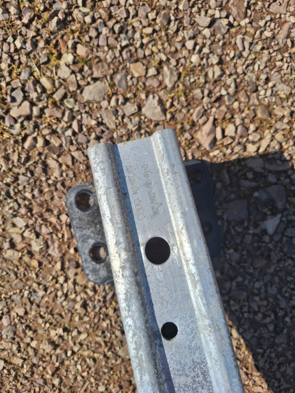 Prednja greda audi q7 4l 4l0807309