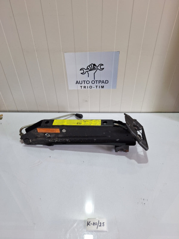 Rucna dizalica audi q7 4l 7l0011031E