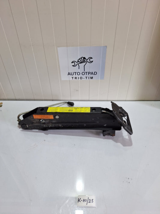 Rucna dizalica audi q7 4l 7l0011031E