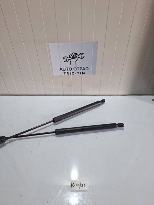 Amortizeri prednje haube audi q7 4l