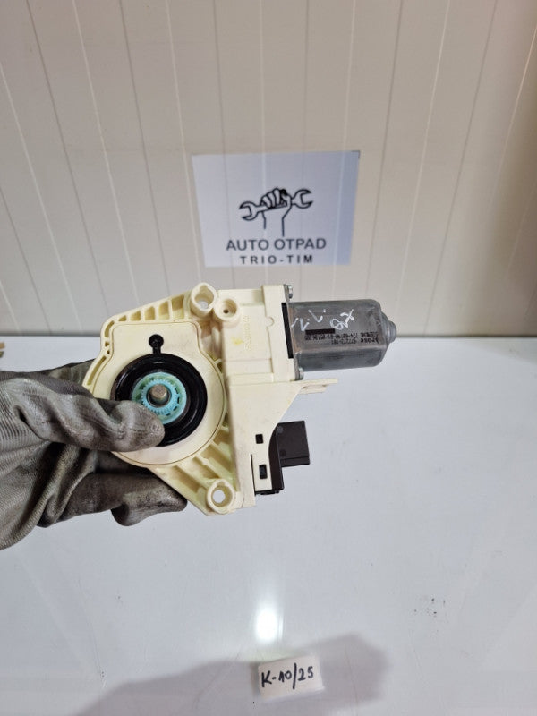 Zadnji lijevi podizac stakla audi q7 4l 4l0959801b
