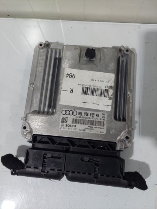 Kompjuter motora audi a6 4f c6 2.0tdi 03l906019ah edc17p14 ST454 AUDI Engine Control Unit ECU 03L906019AH