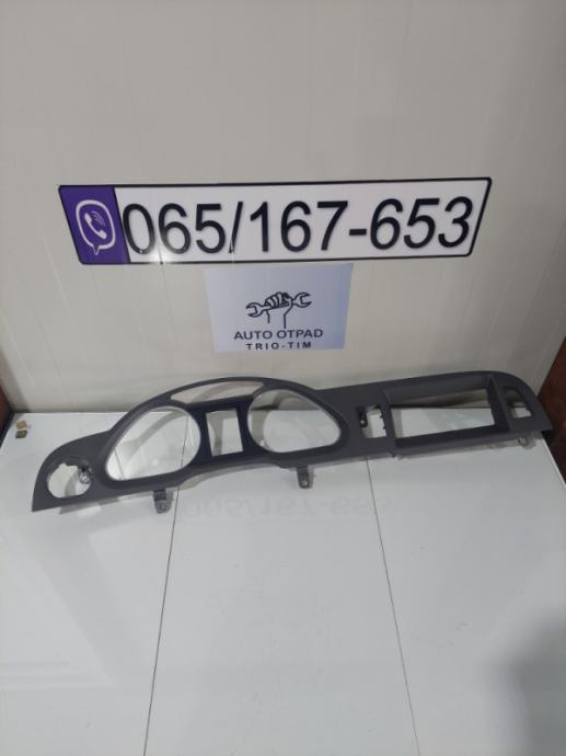 Konzola plastika oko kilometar sata audi a6 4f c6