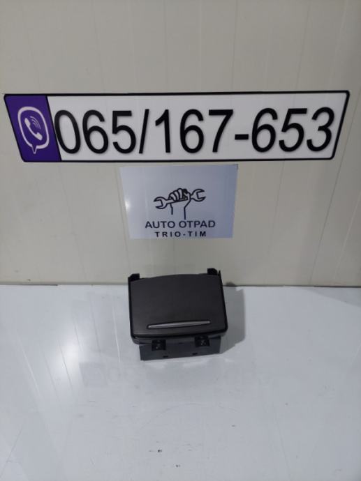 Pepeljara audi a6 4f c6 4f1862533a