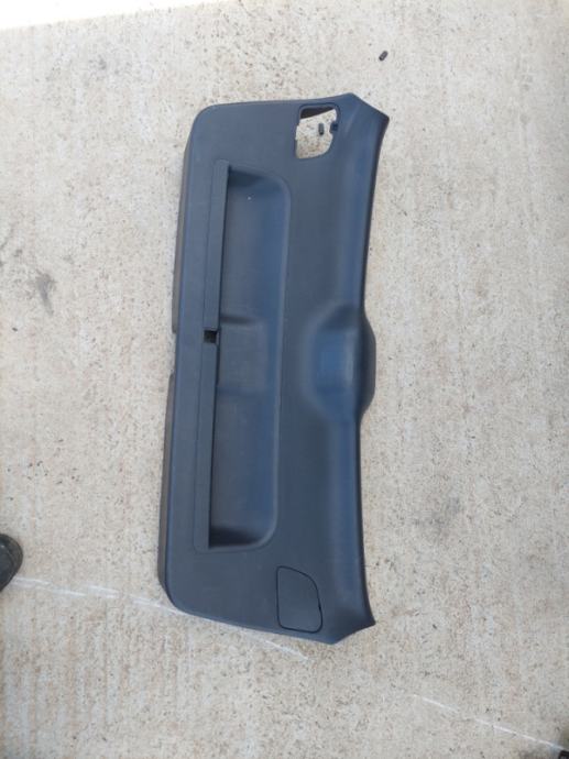 Poklopac gepeka audi a3 8p 8p4867979B