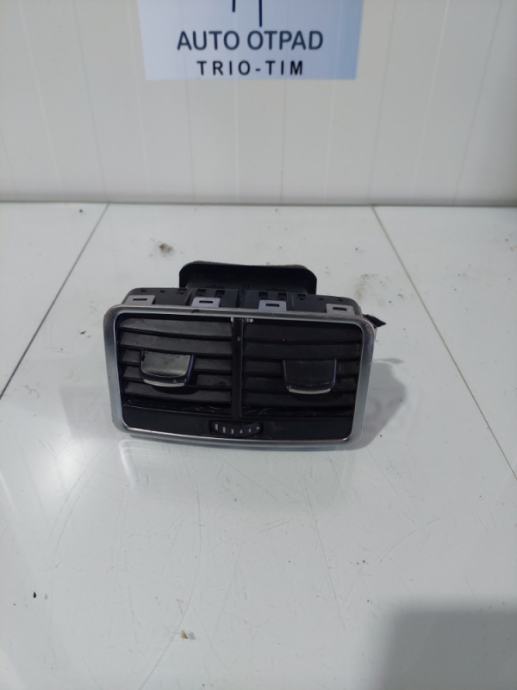 Zadnja ventilacija audi a6 4f c6