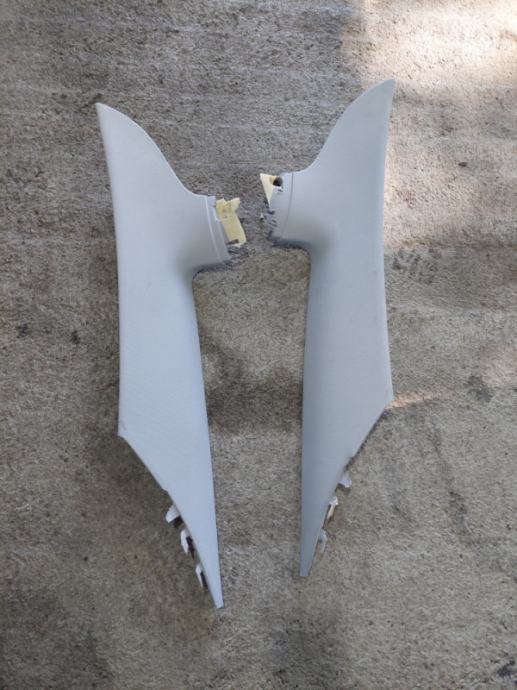 Zadnje plastike ispod sajbe audi a6 4f c6 limuzina